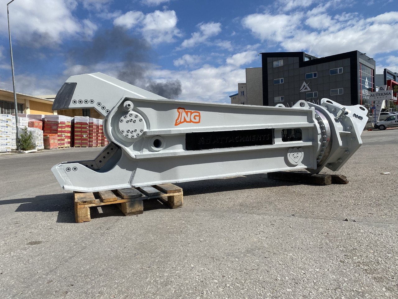 HYDRAULIC SCRAP METAL SHEARS - NG ATTACHMENTS - Hydraulikhammer für Bagger: das Bild 2 HYDRAULIC SCRAP METAL SHEARS - NG ATTACHMENTS - Hydraulikhammer für Bagger: das Bild 2