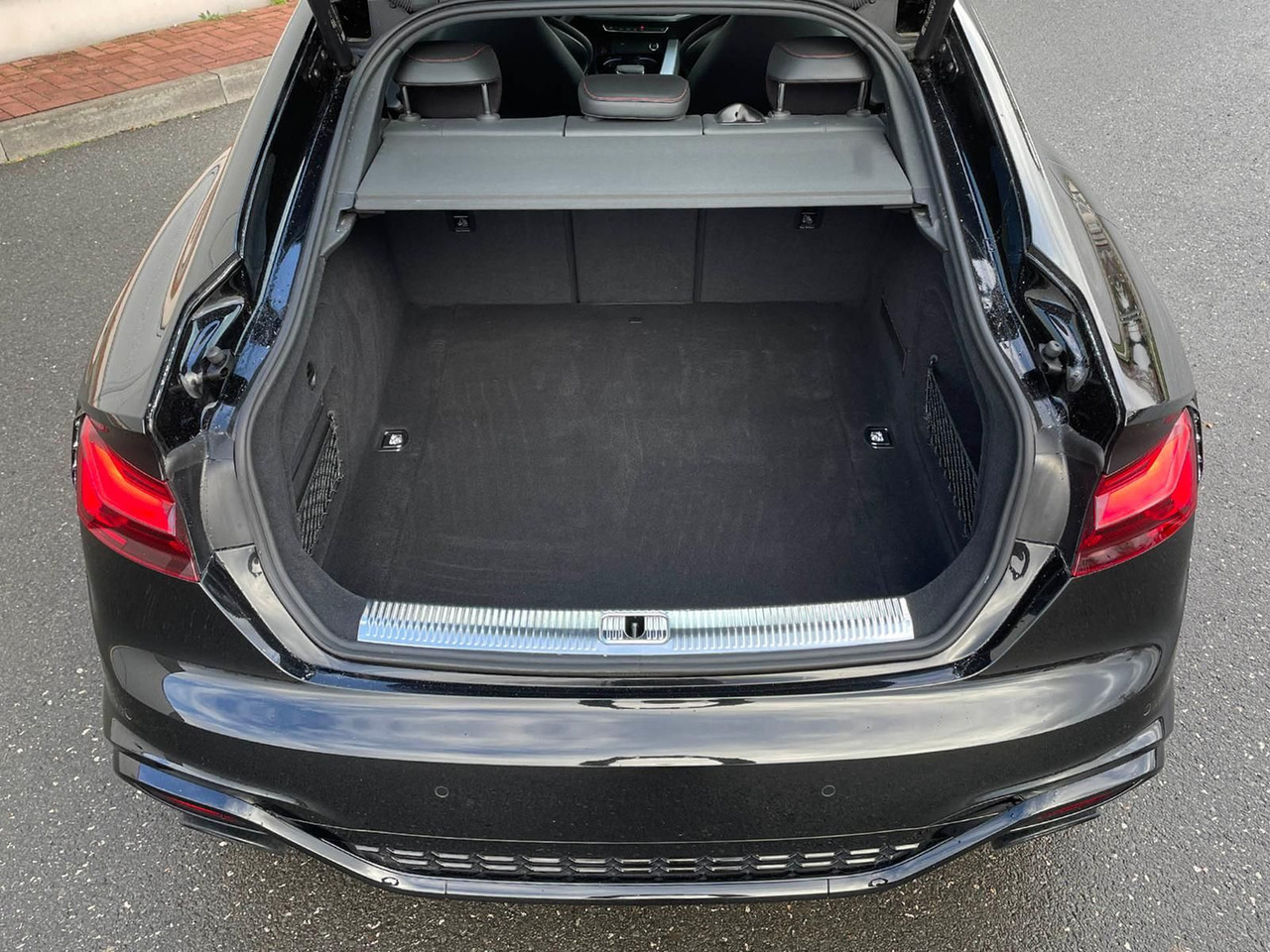 Limousine Audi RS 5 Sportsback V6 TFSI quattro LEDER MATRIX LED: das Bild 28 Limousine Audi RS 5 Sportsback V6 TFSI quattro LEDER MATRIX LED: das Bild 28