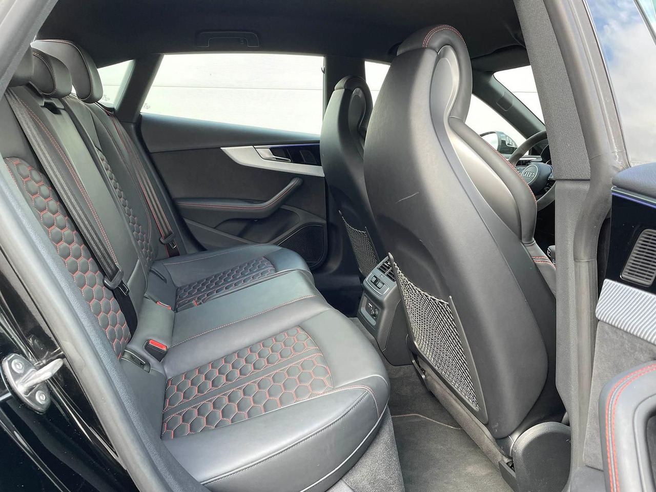 Limousine Audi RS 5 Sportsback V6 TFSI quattro LEDER MATRIX LED: das Bild 15 Limousine Audi RS 5 Sportsback V6 TFSI quattro LEDER MATRIX LED: das Bild 15