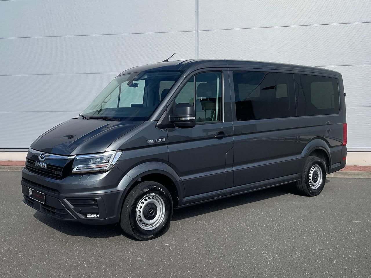 Personentransporter MAN TGE 3.180 Kombi L3H2 LED ACC NAVI SITZHZ: das Bild 1