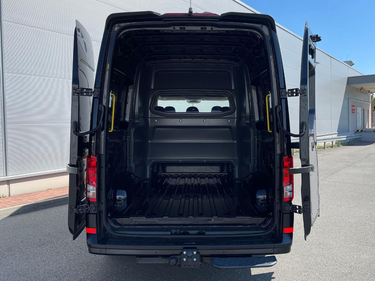 Kastenwagen, Transporter mit Doppelkabine MAN TGE 3.180 L3H3 4x4 MIXTO Individual LionS STANDH: das Bild 32