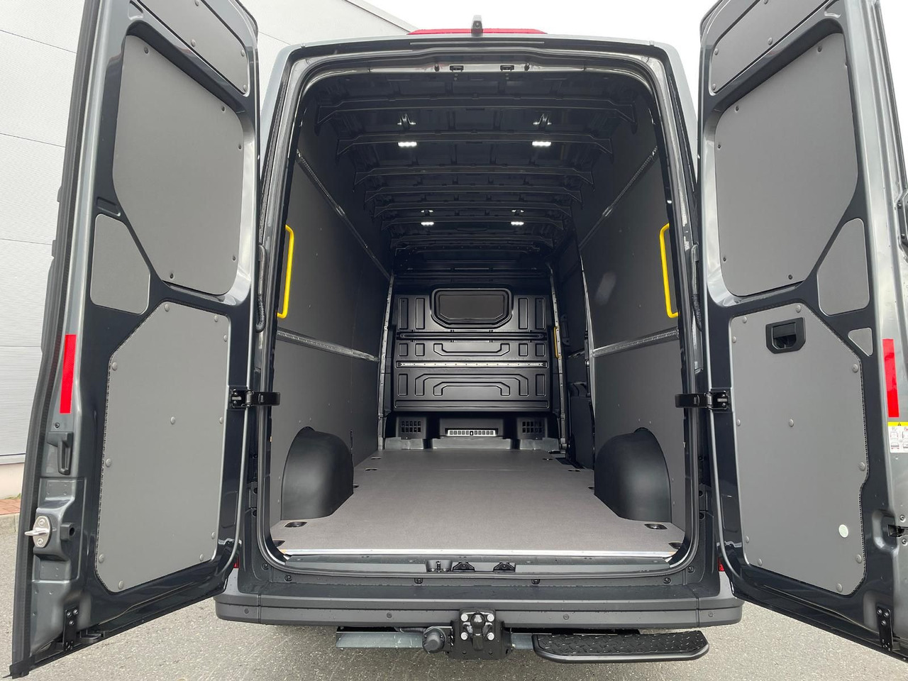 Kastenwagen MAN TGE 3.180 L4H3 Kasten AHK STANDHZ ACC LED SITZHZ: das Bild 37 Kastenwagen MAN TGE 3.180 L4H3 Kasten AHK STANDHZ ACC LED SITZHZ: das Bild 37