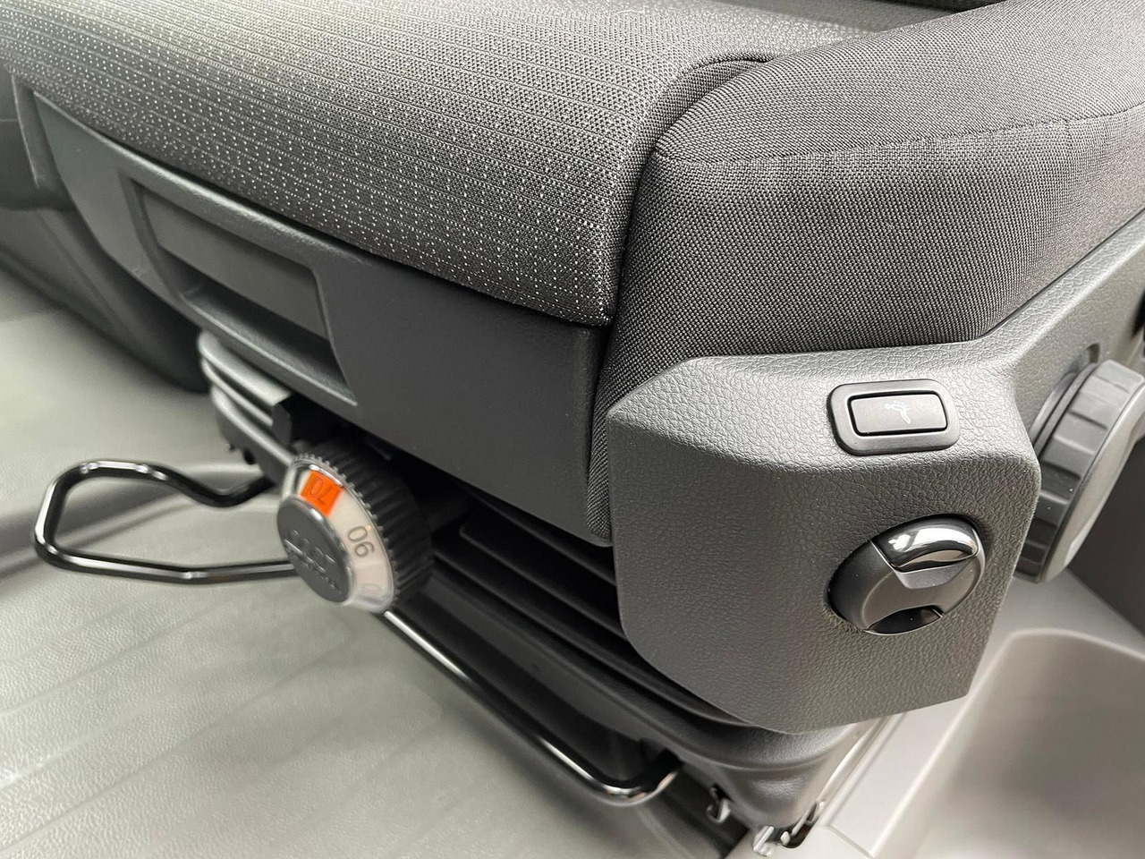 Kastenwagen MAN TGE 3.180 L4H3 Kasten AHK STANDHZ ACC LED SITZHZ: das Bild 26 Kastenwagen MAN TGE 3.180 L4H3 Kasten AHK STANDHZ ACC LED SITZHZ: das Bild 26