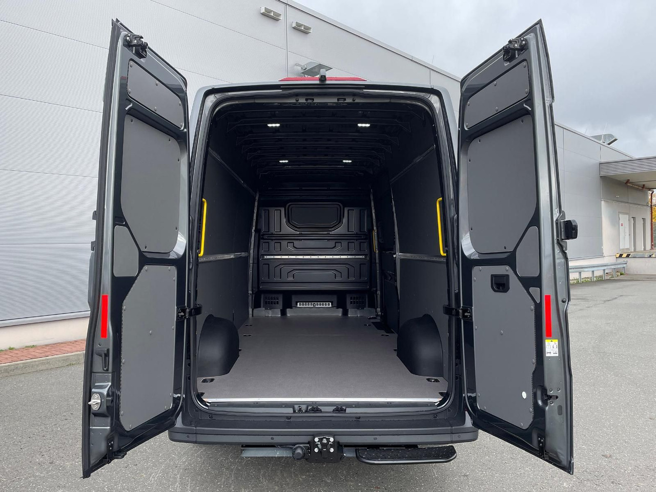 Kastenwagen MAN TGE 3.180 L4H3 Kasten AHK STANDHZ ACC LED SITZHZ: das Bild 36 Kastenwagen MAN TGE 3.180 L4H3 Kasten AHK STANDHZ ACC LED SITZHZ: das Bild 36