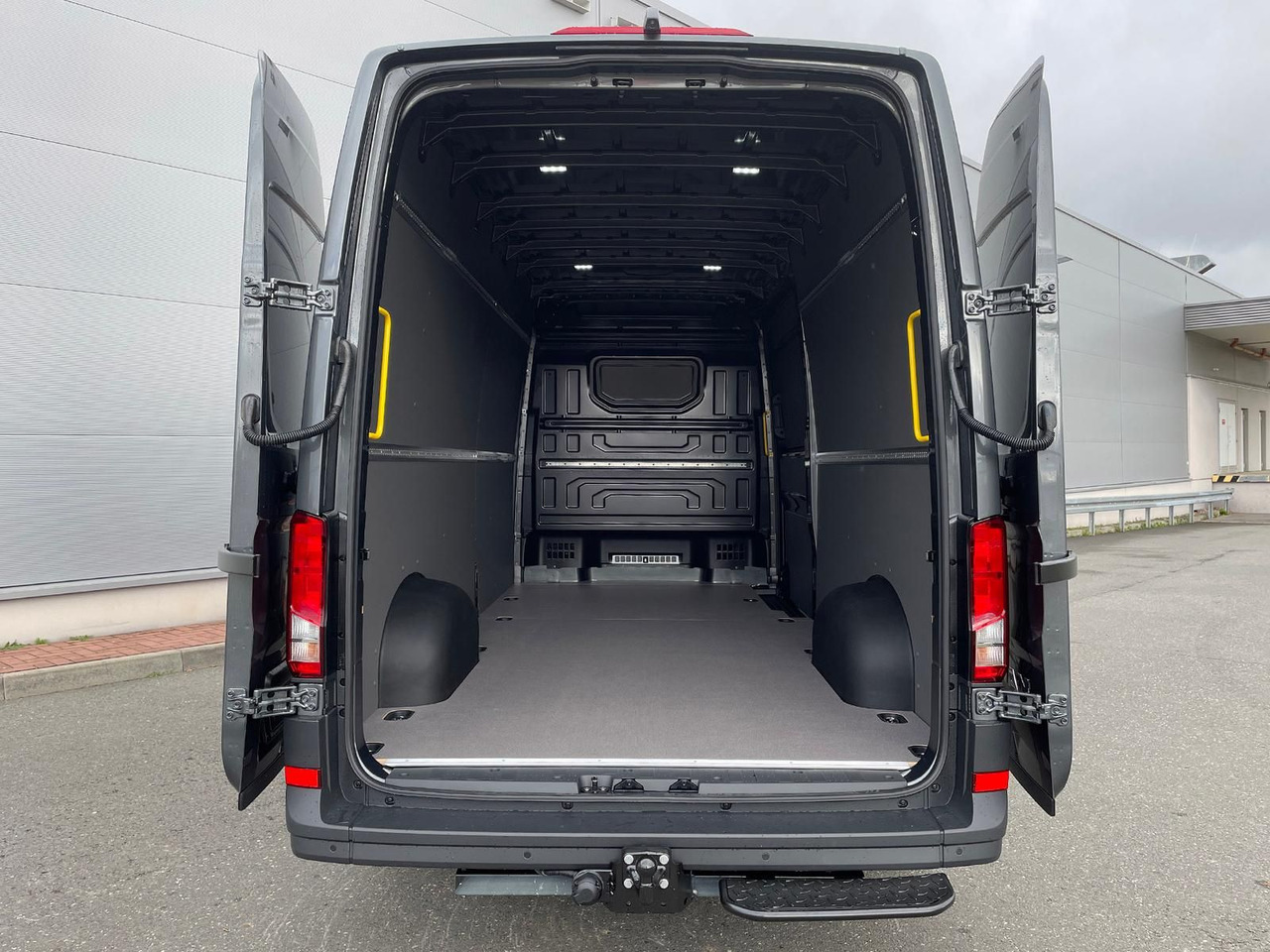 Kastenwagen MAN TGE 3.180 L4H3 Kasten AHK STANDHZ ACC LED SITZHZ: das Bild 11 Kastenwagen MAN TGE 3.180 L4H3 Kasten AHK STANDHZ ACC LED SITZHZ: das Bild 11