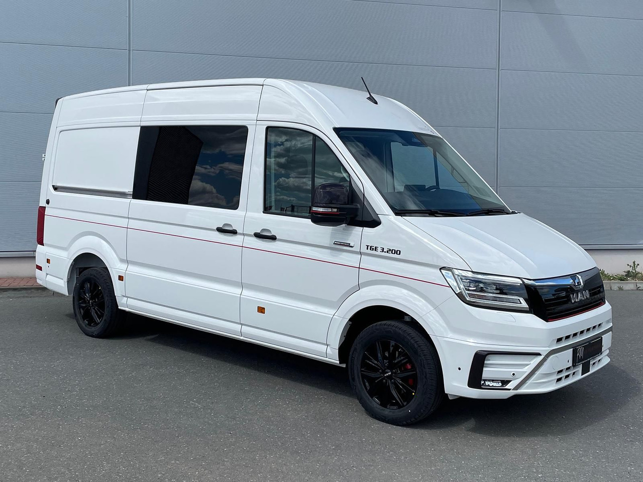 MAN TGE 3.200 L3H3 MIXTO 4x4 Individual S ACC STHZ - Kastenwagen, Transporter mit Doppelkabine: das Bild 2 MAN TGE 3.200 L3H3 MIXTO 4x4 Individual S ACC STHZ - Kastenwagen, Transporter mit Doppelkabine: das Bild 2