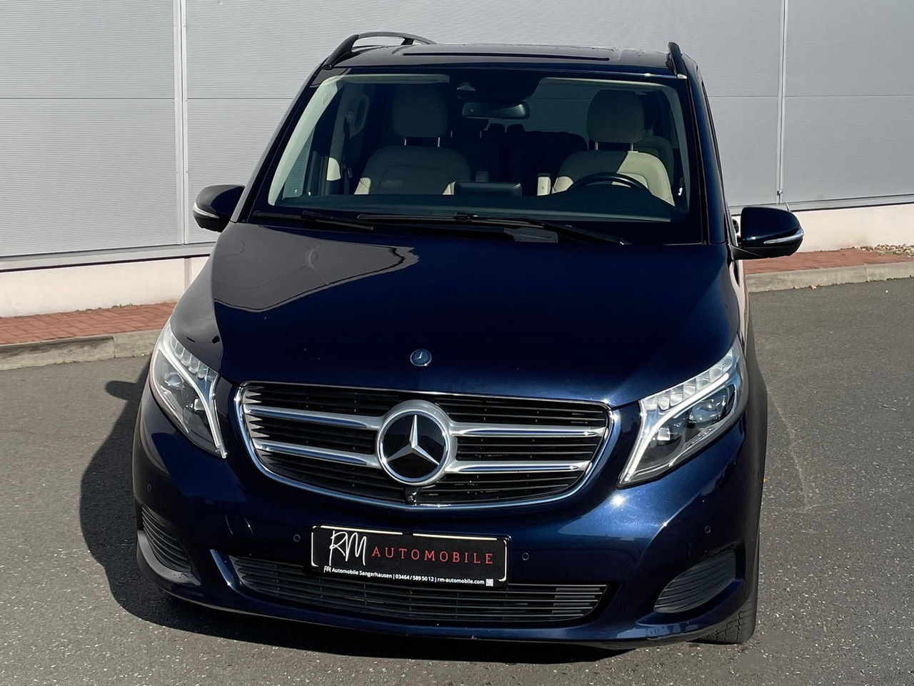 Mercedes-Benz V 250 d Avantgarde 360°KAMERA LED ALLRAD - Personentransporter: das Bild 4 Mercedes-Benz V 250 d Avantgarde 360°KAMERA LED ALLRAD - Personentransporter: das Bild 4