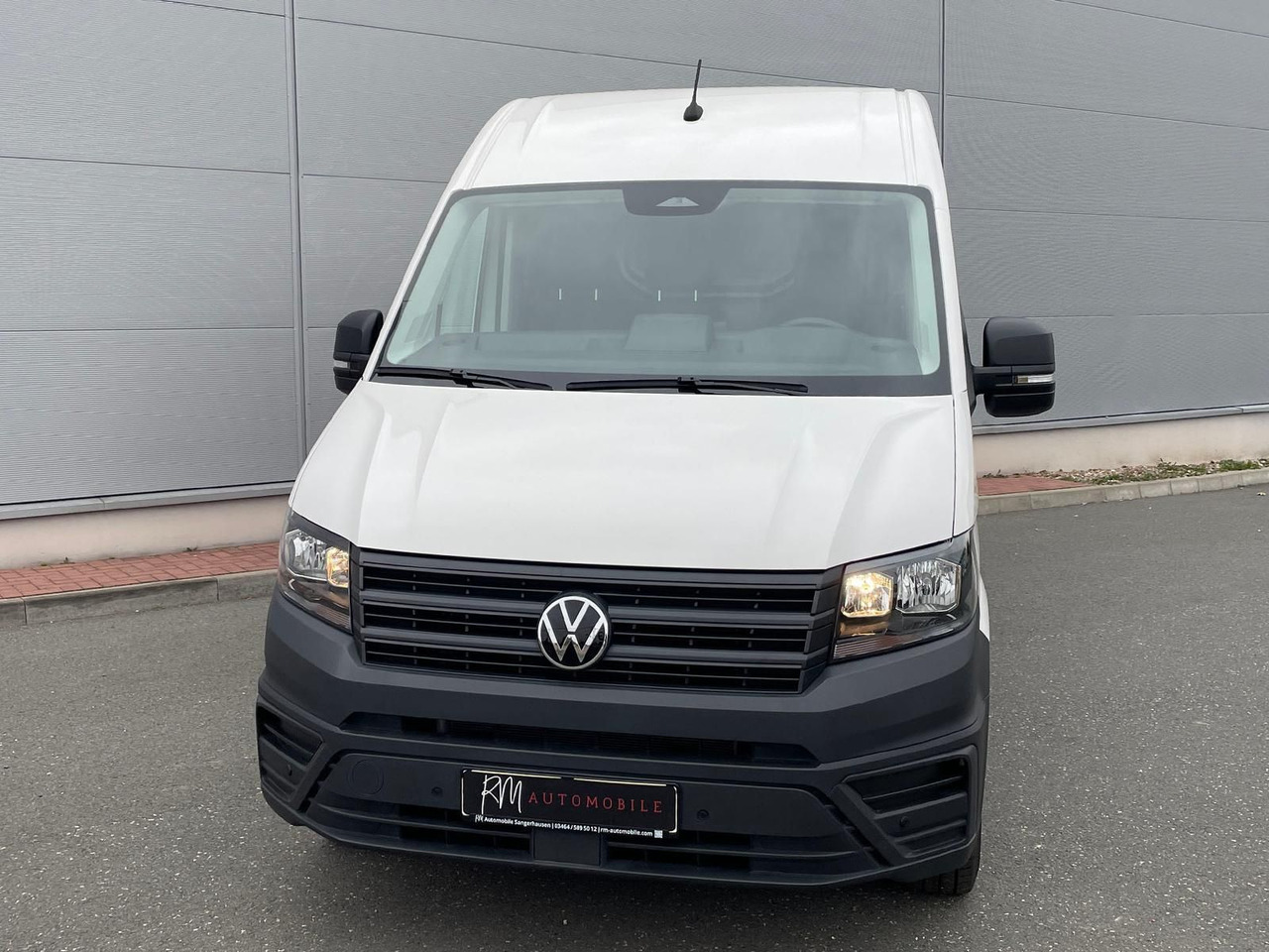 Volkswagen Crafter Kasten 35 L3H3 Autom. NAVI DAB PDC TEMP - Personentransporter: das Bild 4 Volkswagen Crafter Kasten 35 L3H3 Autom. NAVI DAB PDC TEMP - Personentransporter: das Bild 4