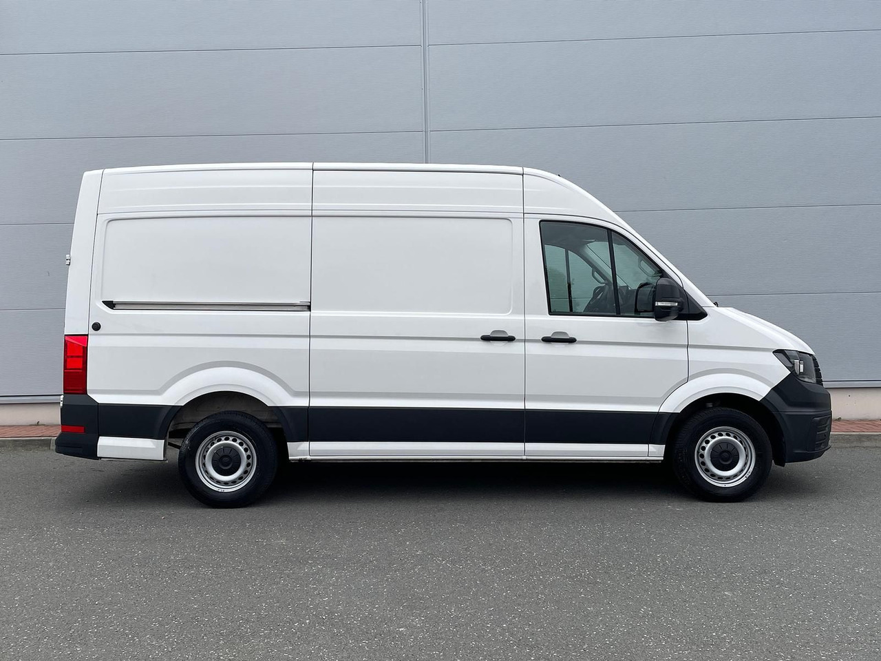 Volkswagen Crafter Kasten 35 L3H3 Autom. NAVI DAB PDC TEMP - Personentransporter: das Bild 5 Volkswagen Crafter Kasten 35 L3H3 Autom. NAVI DAB PDC TEMP - Personentransporter: das Bild 5