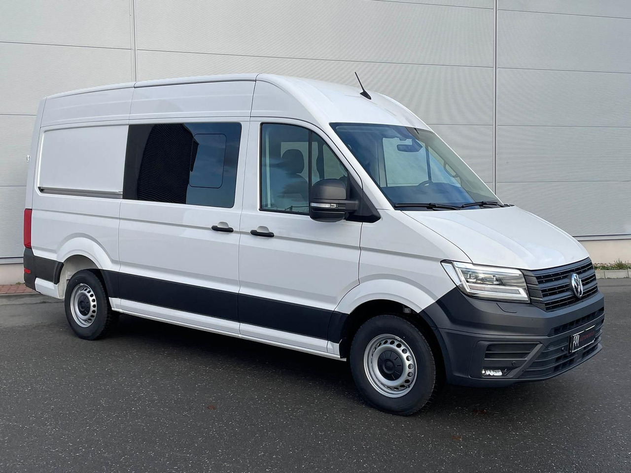Volkswagen Crafter Kasten 35 L3H3 Autom. NAVI SITZHZ ACC - Personentransporter: das Bild 2 Volkswagen Crafter Kasten 35 L3H3 Autom. NAVI SITZHZ ACC - Personentransporter: das Bild 2