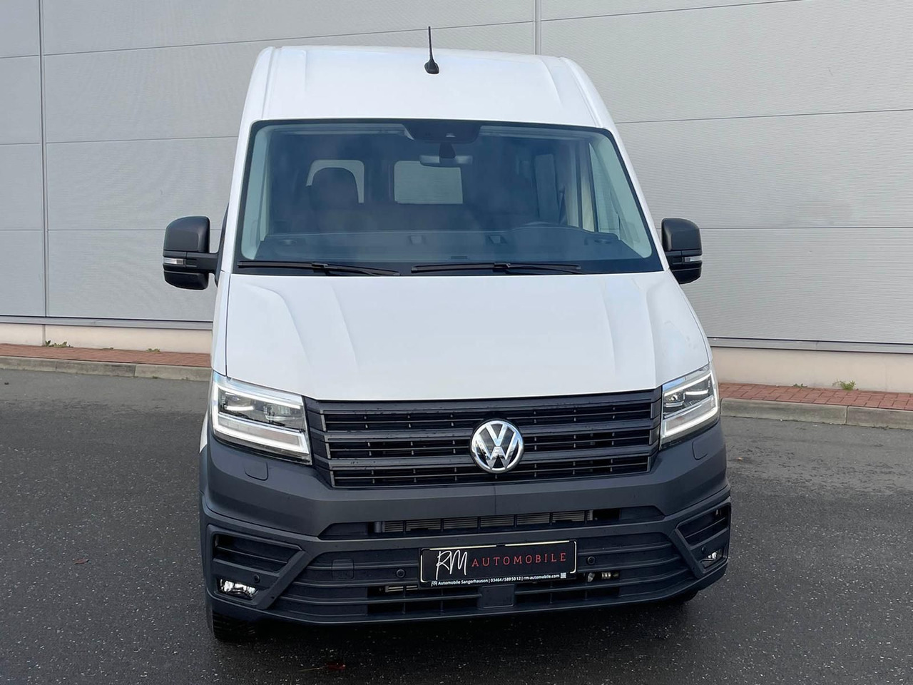 Volkswagen Crafter Kasten 35 L3H3 Autom. NAVI SITZHZ ACC - Personentransporter: das Bild 4 Volkswagen Crafter Kasten 35 L3H3 Autom. NAVI SITZHZ ACC - Personentransporter: das Bild 4