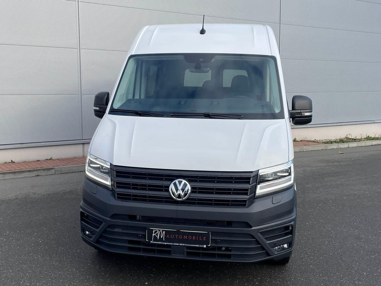 Volkswagen Crafter Kasten 35 L3H3 Autom. NAVI SITZHZ ACC - Personentransporter: das Bild 3 Volkswagen Crafter Kasten 35 L3H3 Autom. NAVI SITZHZ ACC - Personentransporter: das Bild 3