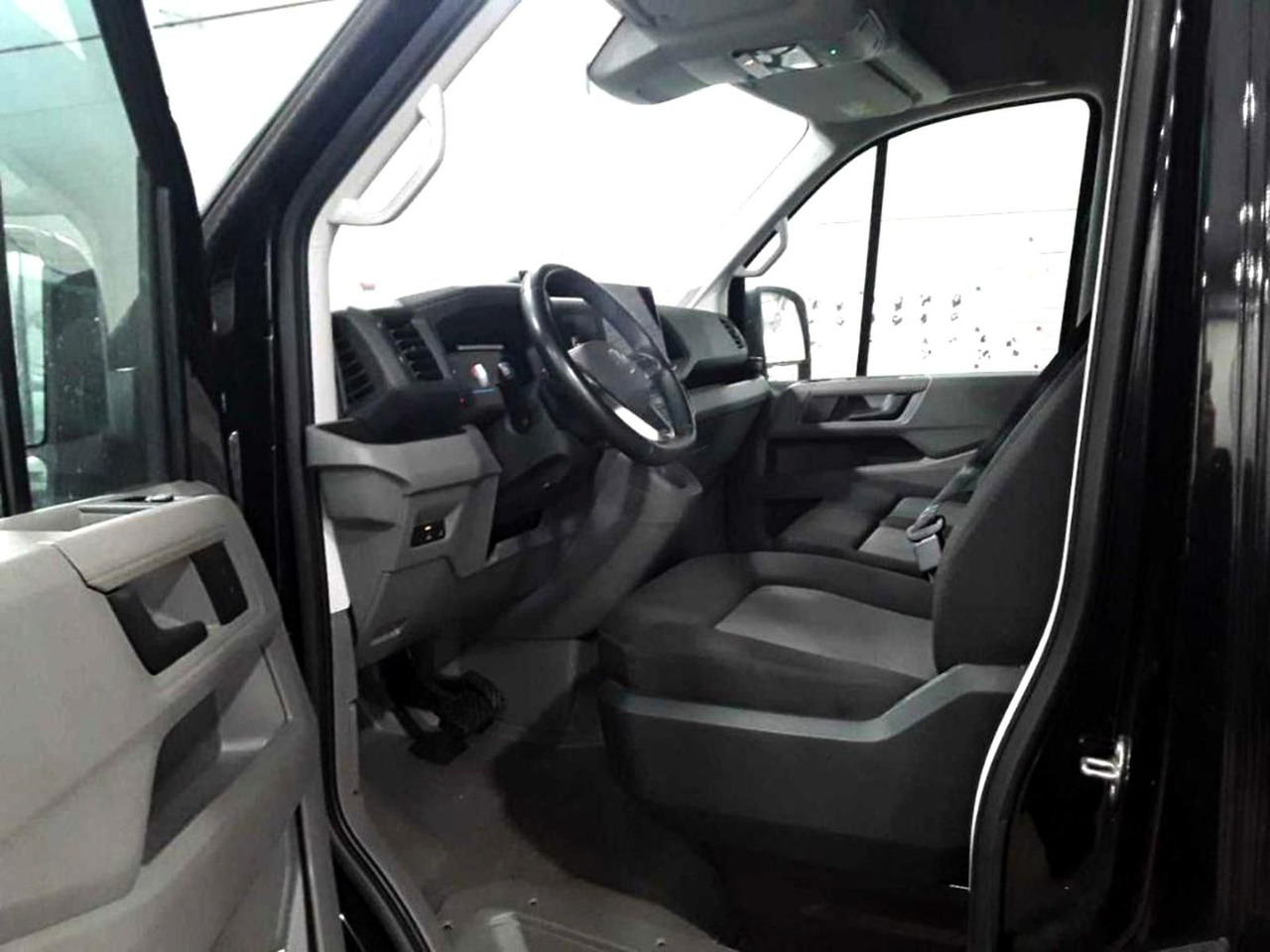 Volkswagen Crafter Kasten 35 L3H3 NAVI KLIMA DAB PDC - Personentransporter: das Bild 3 Volkswagen Crafter Kasten 35 L3H3 NAVI KLIMA DAB PDC - Personentransporter: das Bild 3