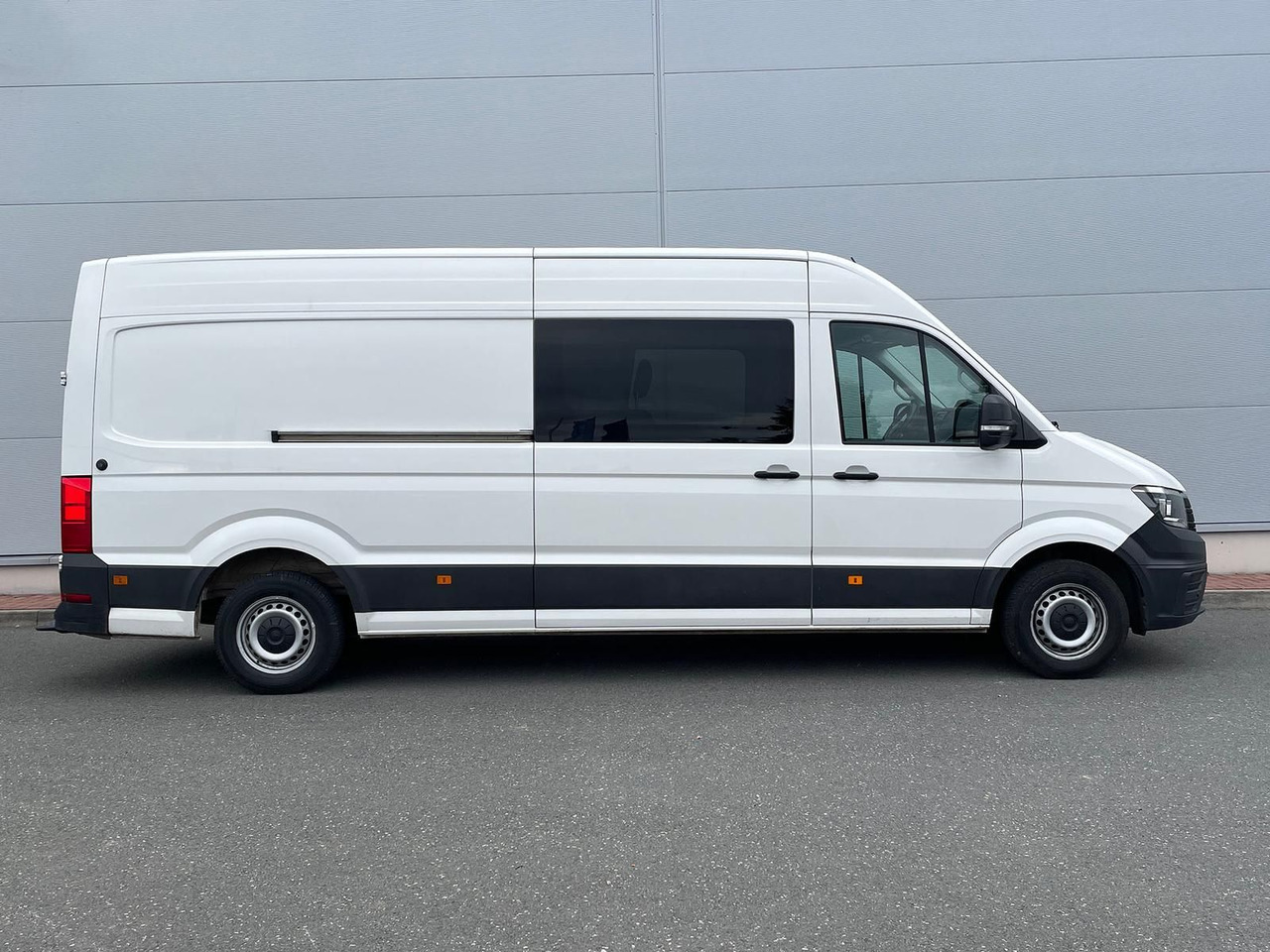 Volkswagen Crafter Kasten 35 L4H3 AHK KLIMA DAB PDC KAMERA - Personentransporter: das Bild 5 Volkswagen Crafter Kasten 35 L4H3 AHK KLIMA DAB PDC KAMERA - Personentransporter: das Bild 5