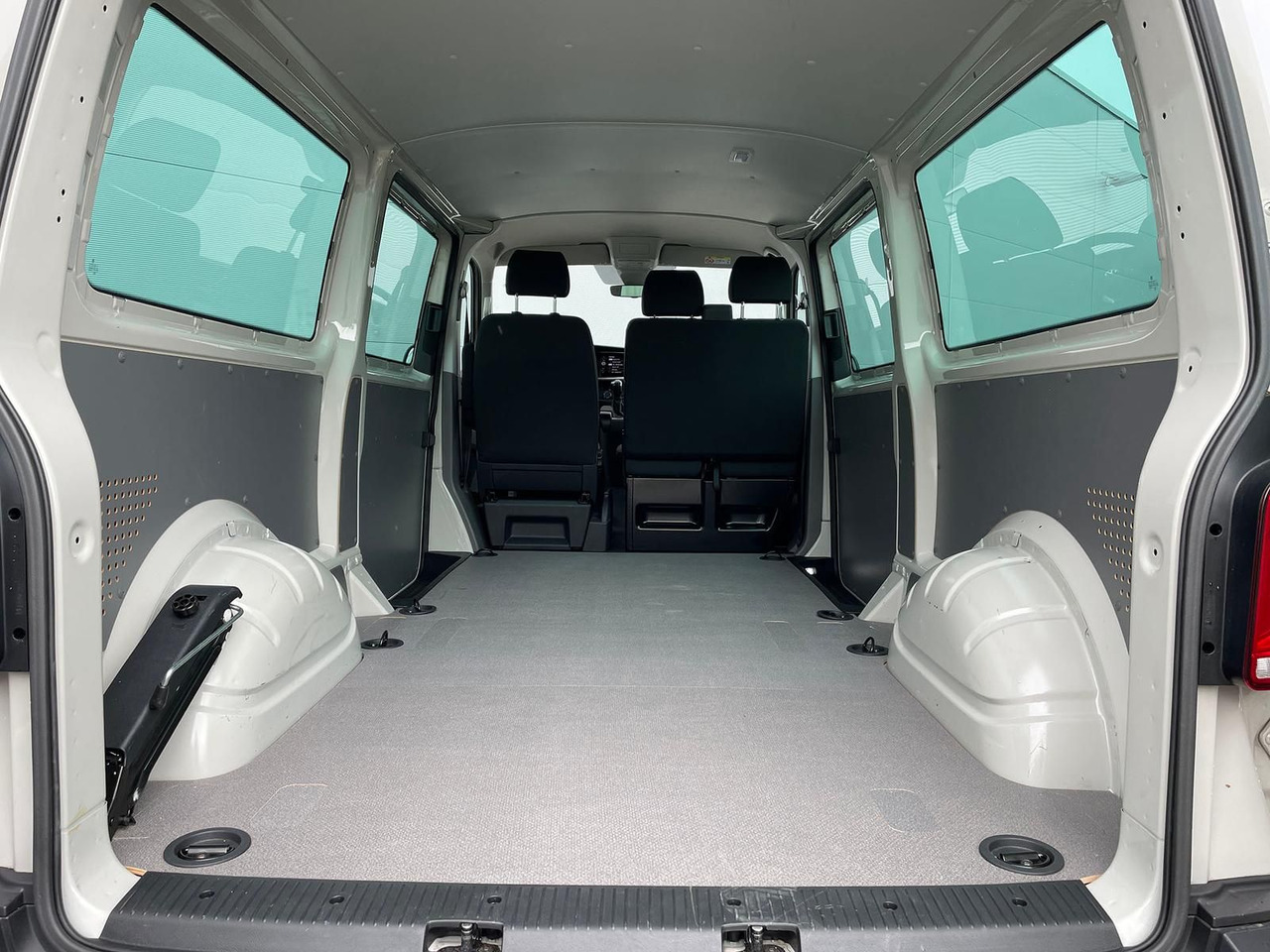 PKW neu kaufen Volkswagen T6.1 Transporter 2.0 TDI lang 4MOTION SITZHZ NAV: das Bild 11 PKW neu kaufen Volkswagen T6.1 Transporter 2.0 TDI lang 4MOTION SITZHZ NAV: das Bild 11