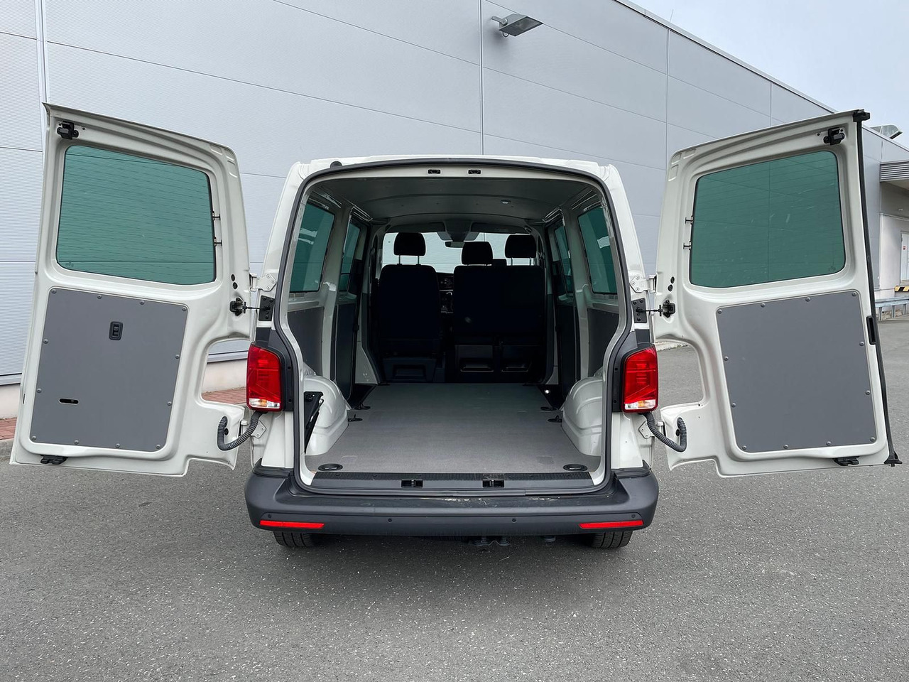 PKW neu kaufen Volkswagen T6.1 Transporter 2.0 TDI lang 4MOTION SITZHZ NAV: das Bild 30 PKW neu kaufen Volkswagen T6.1 Transporter 2.0 TDI lang 4MOTION SITZHZ NAV: das Bild 30