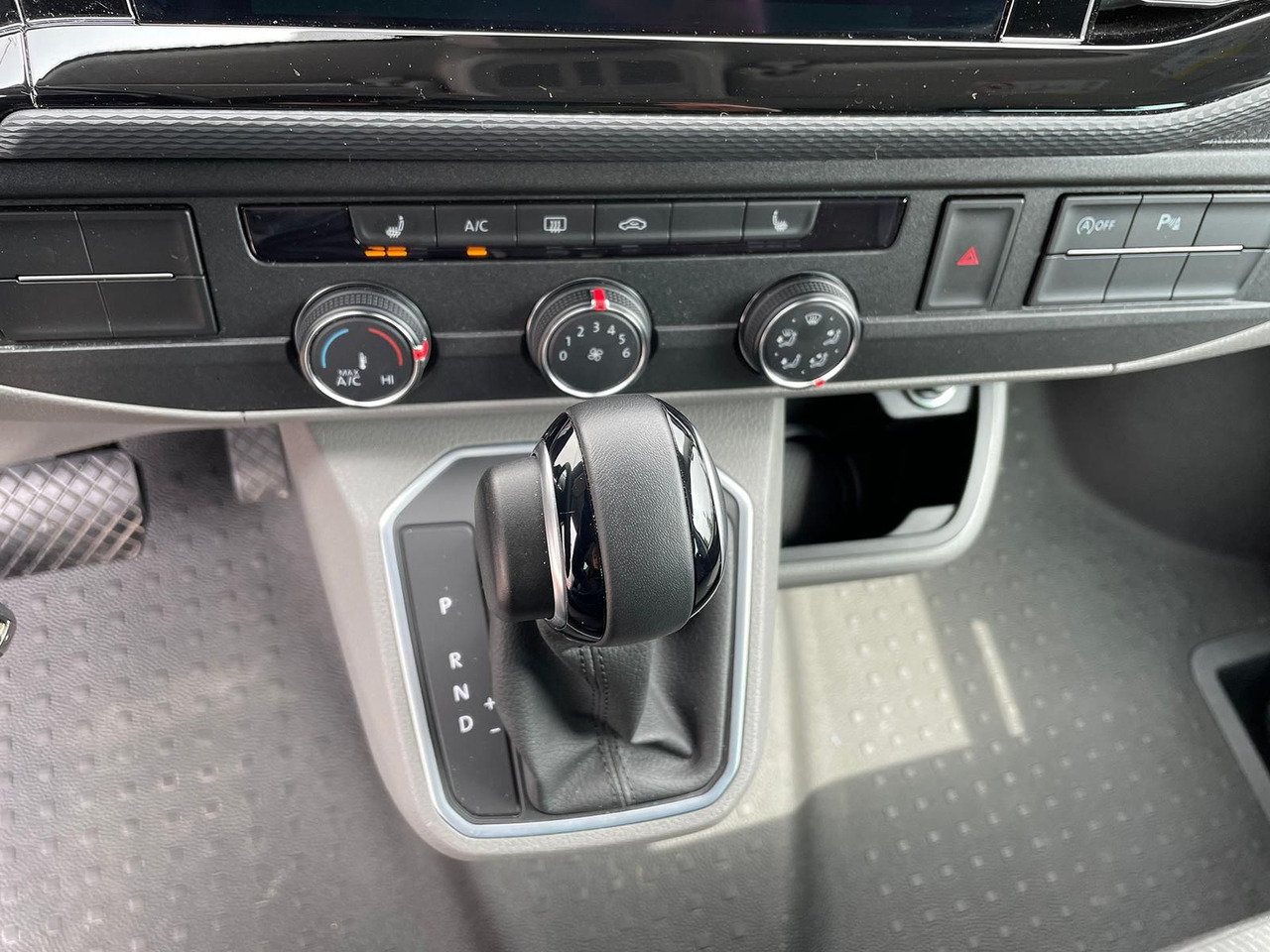 PKW neu kaufen Volkswagen T6.1 Transporter 2.0 TDI lang 4MOTION SITZHZ NAV: das Bild 15 PKW neu kaufen Volkswagen T6.1 Transporter 2.0 TDI lang 4MOTION SITZHZ NAV: das Bild 15