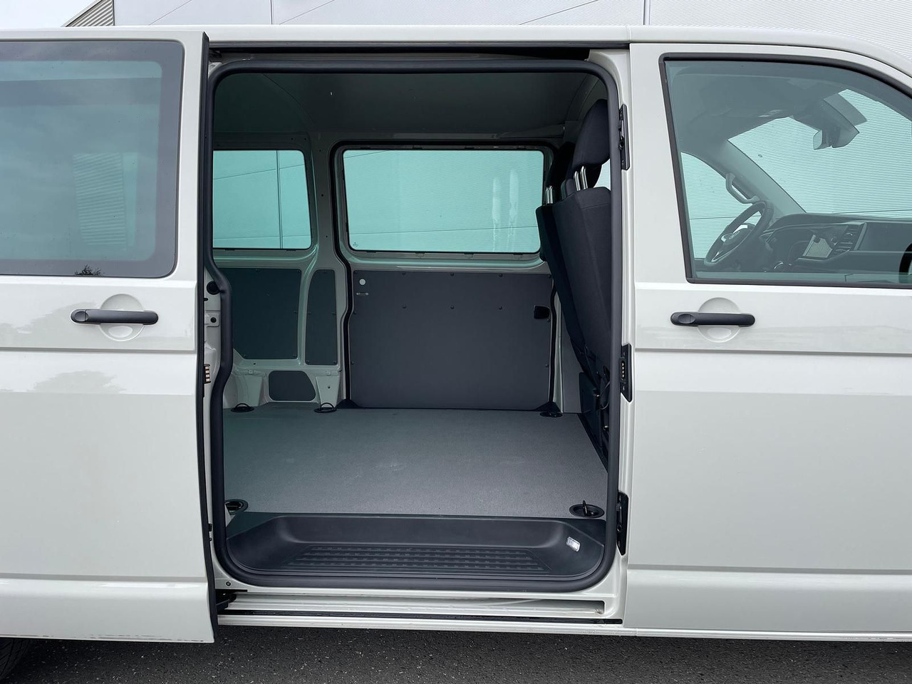 PKW neu kaufen Volkswagen T6.1 Transporter 2.0 TDI lang 4MOTION SITZHZ NAV: das Bild 9 PKW neu kaufen Volkswagen T6.1 Transporter 2.0 TDI lang 4MOTION SITZHZ NAV: das Bild 9