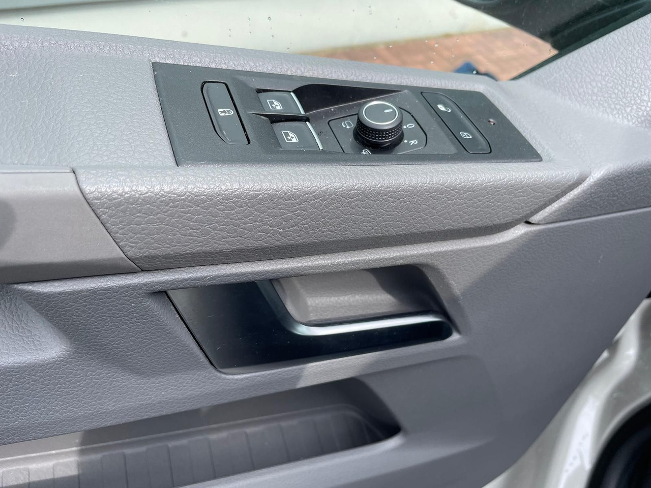 PKW neu kaufen Volkswagen T6.1 Transporter 2.0 TDI lang 4MOTION SITZHZ NAV: das Bild 32 PKW neu kaufen Volkswagen T6.1 Transporter 2.0 TDI lang 4MOTION SITZHZ NAV: das Bild 32