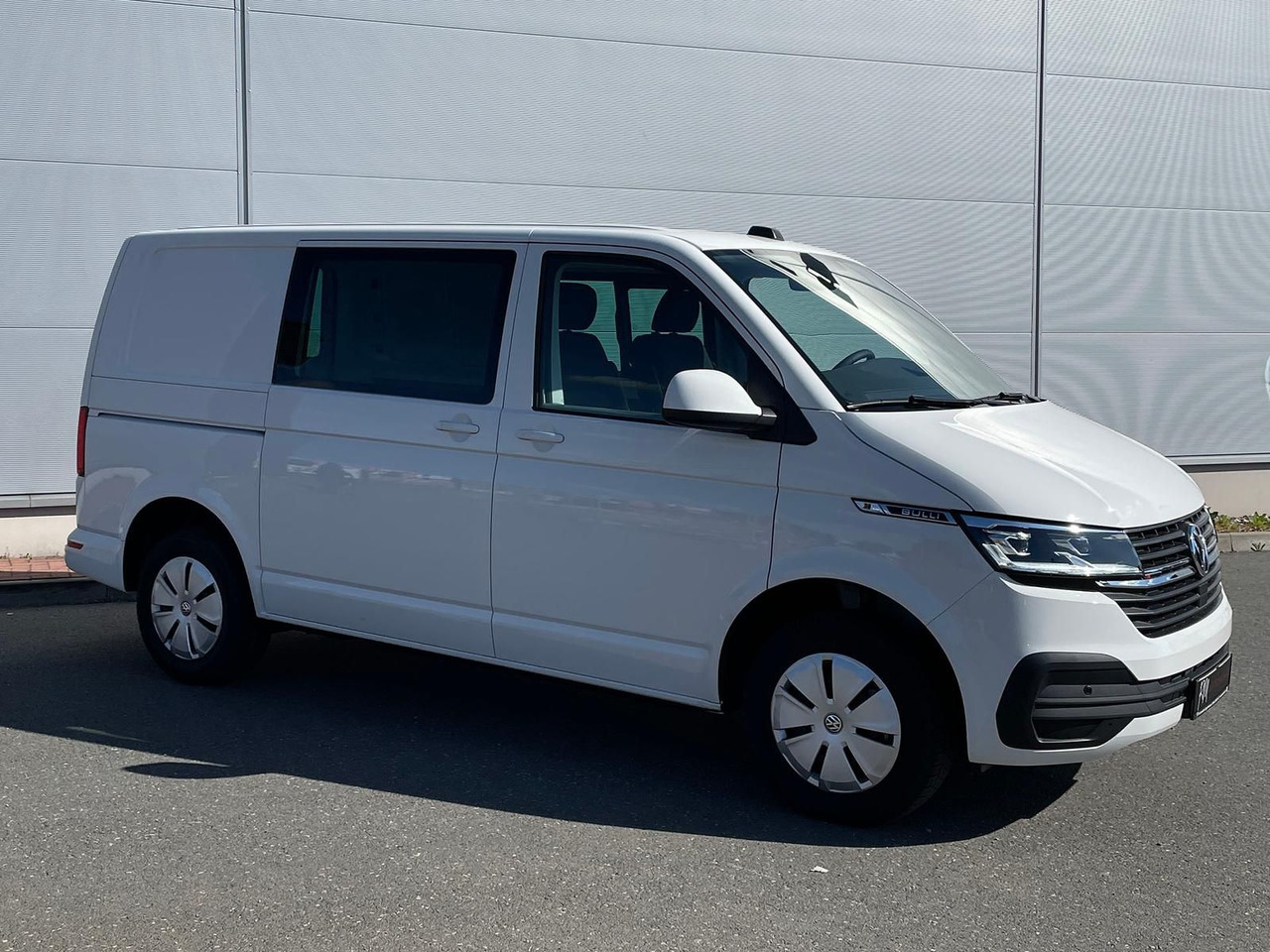 Volkswagen T6.1 Transporter Kasten 4M ACC PDC KAMERA STANDH - Kastenwagen: das Bild 2 Volkswagen T6.1 Transporter Kasten 4M ACC PDC KAMERA STANDH - Kastenwagen: das Bild 2