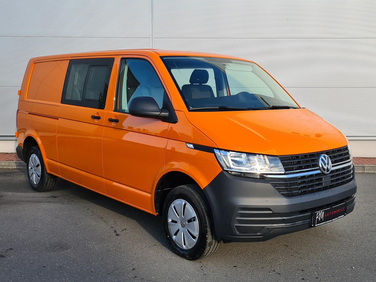 Volkswagen T6.1 Transporter MIXTO lang LED PDC KLIMA SITZH - PKW: das Bild 2 Volkswagen T6.1 Transporter MIXTO lang LED PDC KLIMA SITZH - PKW: das Bild 2