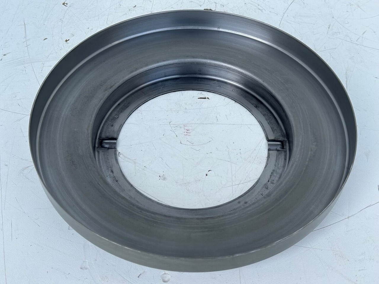 Liebherr Abdeckblech ID-Nr.90005702. SAT325/274 - SAT325/294. R936, R940, R946, R950, RZG390. #90005702.FR.40254# - Schwenkmotor für Kettenbagger: das Bild 3 Liebherr Abdeckblech ID-Nr.90005702. SAT325/274 - SAT325/294. R936, R940, R946, R950, RZG390. #90005702.FR.40254# - Schwenkmotor für Kettenbagger: das Bild 3