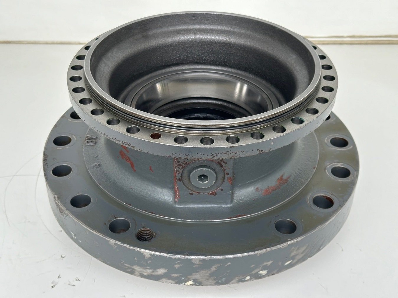 Liebherr Abtriebswellengehäuse ID-Nr.90018934. A924 HL, A924, LH30 C, LH30 M, LH35 M, LH35 MT, R922. #ABTR.GEH.0767#0764# - Schwenkmotor für Baumaschine: das Bild 1 Liebherr Abtriebswellengehäuse ID-Nr.90018934. A924 HL, A924, LH30 C, LH30 M, LH35 M, LH35 MT, R922. #ABTR.GEH.0767#0764# - Schwenkmotor für Baumaschine: das Bild 1