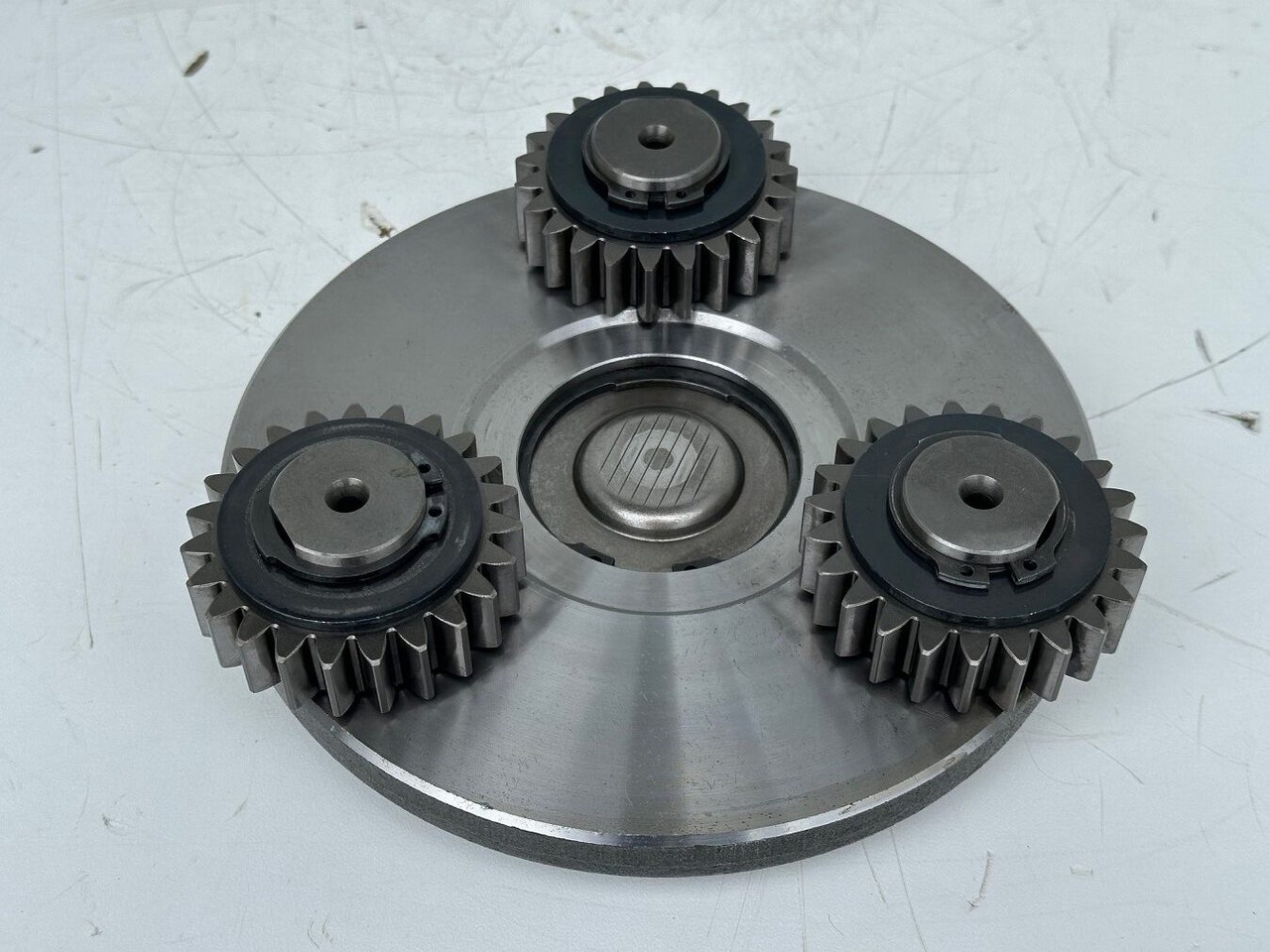 Liebherr - Bonfiglioli Planetenradsatz mit ID-Nr.10355341. LTM 1045-3-1-, LTM 1050-3-1, LTM 1055-1, LTM 1055-3-1-, LTM 1055-3-2-, LTM1070-4-1-, LTM1070-4-2-. #10355341.6088598# - Getriebe und Teile: das Bild 1 Liebherr - Bonfiglioli Planetenradsatz mit ID-Nr.10355341. LTM 1045-3-1-, LTM 1050-3-1, LTM 1055-1, LTM 1055-3-1-, LTM 1055-3-2-, LTM1070-4-1-, LTM1070-4-2-. #10355341.6088598# - Getriebe und Teile: das Bild 1