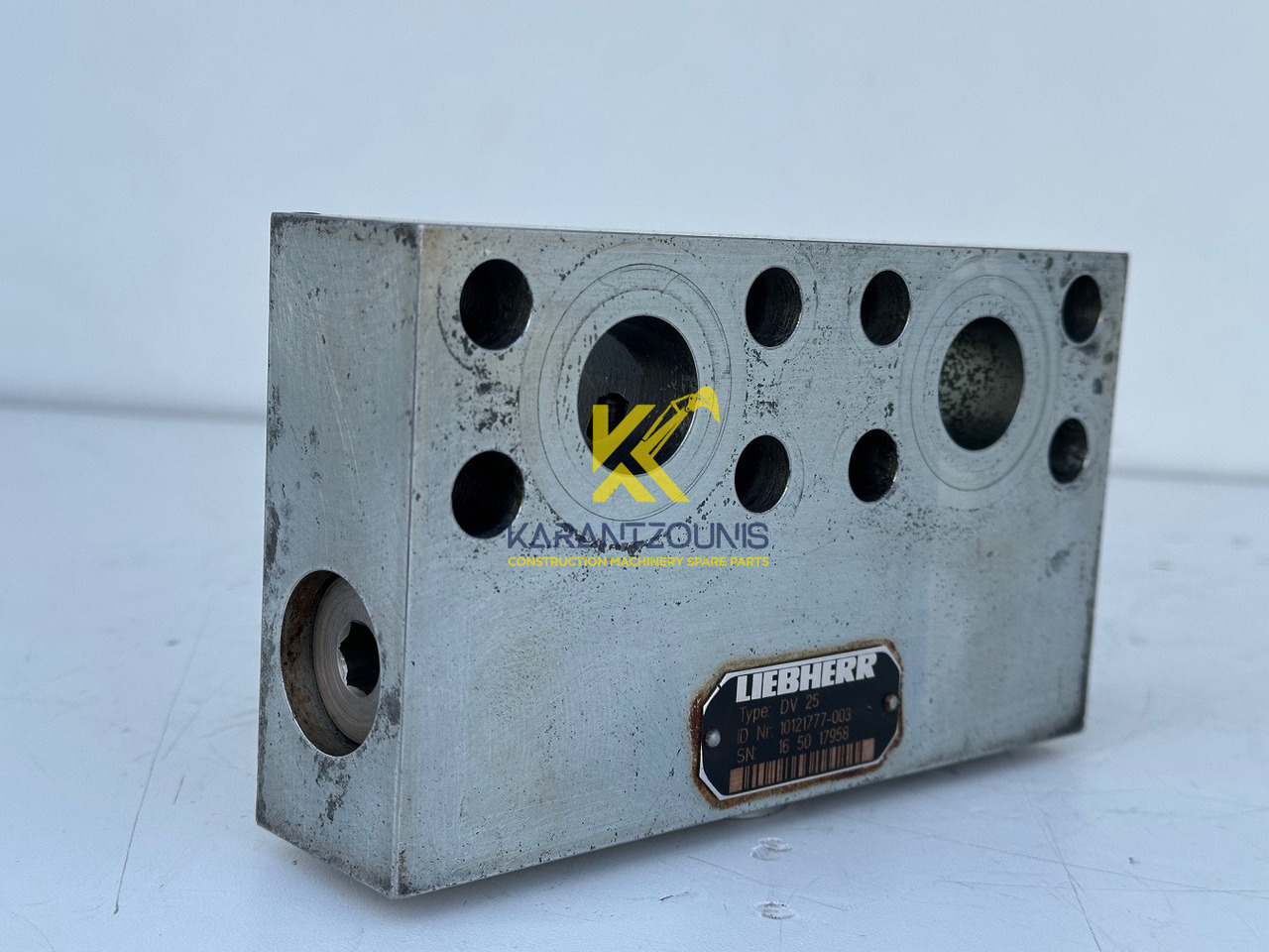 Liebherr Dämpfungsventil ID-Nr.10121777. P924 COMP, P926, R926, R916, R922, R924 COMP, R924, R926 COMP, R926, R930, R936, R946, R950 T, R960 T. #10121777.43199# - Schwenkmotor für Baumaschine: das Bild 2 Liebherr Dämpfungsventil ID-Nr.10121777. P924 COMP, P926, R926, R916, R922, R924 COMP, R924, R926 COMP, R926, R930, R936, R946, R950 T, R960 T. #10121777.43199# - Schwenkmotor für Baumaschine: das Bild 2