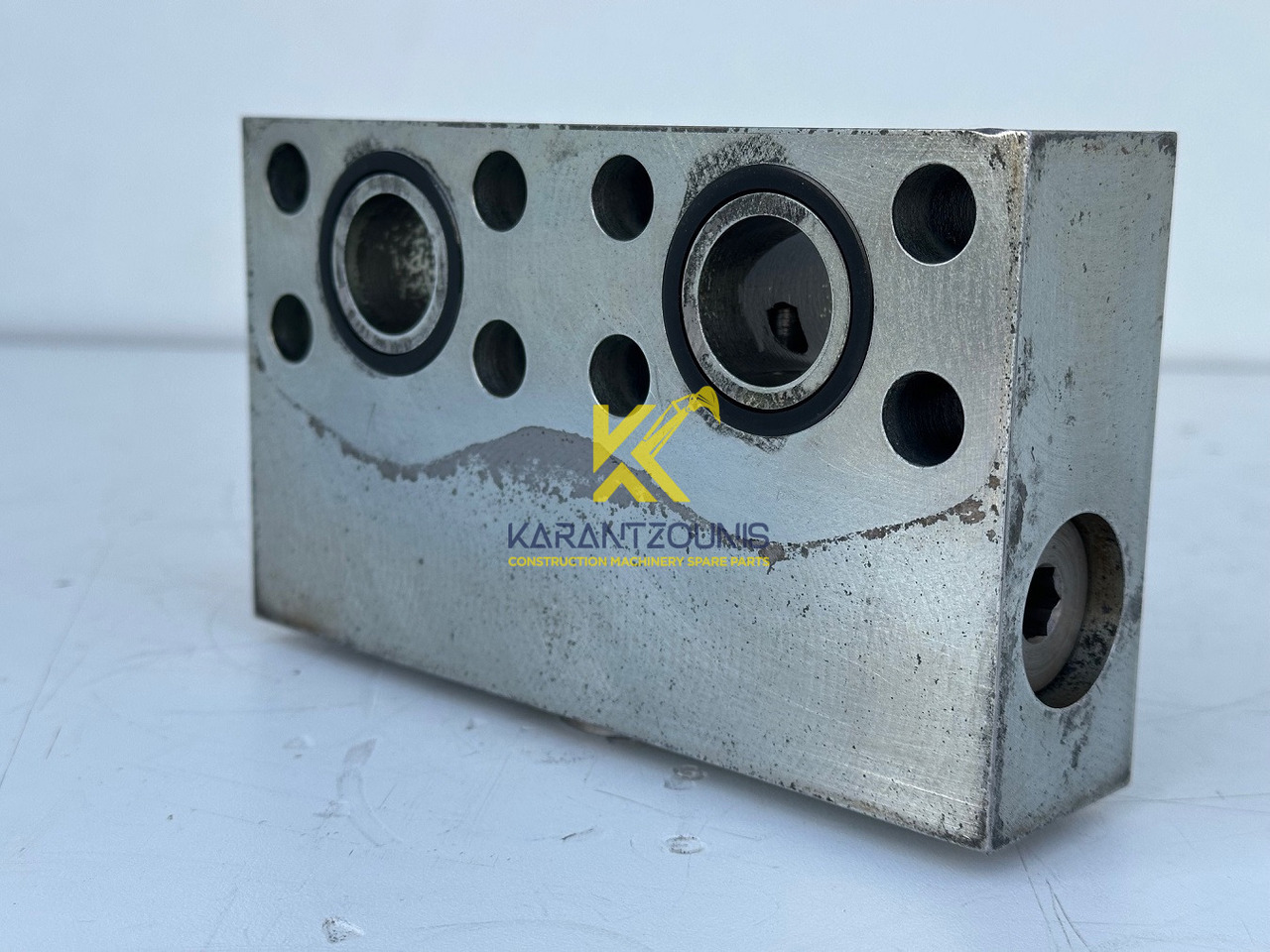 Liebherr Dämpfungsventil ID-Nr.10121777. P924 COMP, P926, R926, R916, R922, R924 COMP, R924, R926 COMP, R926, R930, R936, R946, R950 T, R960 T. #10121777.43199# - Schwenkmotor für Baumaschine: das Bild 3 Liebherr Dämpfungsventil ID-Nr.10121777. P924 COMP, P926, R926, R916, R922, R924 COMP, R924, R926 COMP, R926, R930, R936, R946, R950 T, R960 T. #10121777.43199# - Schwenkmotor für Baumaschine: das Bild 3