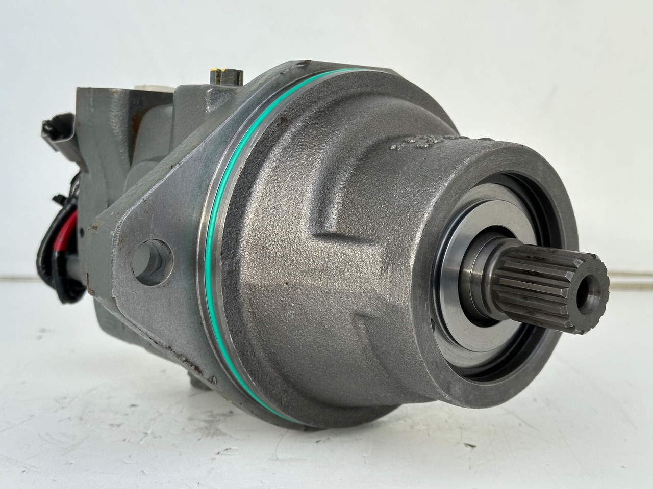 Liebherr Hydraulikeinbaumotor FMF045, ID-Nr.10132702. A924, LH30C, LH30M, LH35M, LH35MT, LH40C, LH40CP, LH40M, LH40MP, LH50CHR, LH50M, LH50MHR, LH50MT. #23.12.01811# - Hydraulikmotor für Baumaschine: das Bild 2 Liebherr Hydraulikeinbaumotor FMF045, ID-Nr.10132702. A924, LH30C, LH30M, LH35M, LH35MT, LH40C, LH40CP, LH40M, LH40MP, LH50CHR, LH50M, LH50MHR, LH50MT. #23.12.01811# - Hydraulikmotor für Baumaschine: das Bild 2