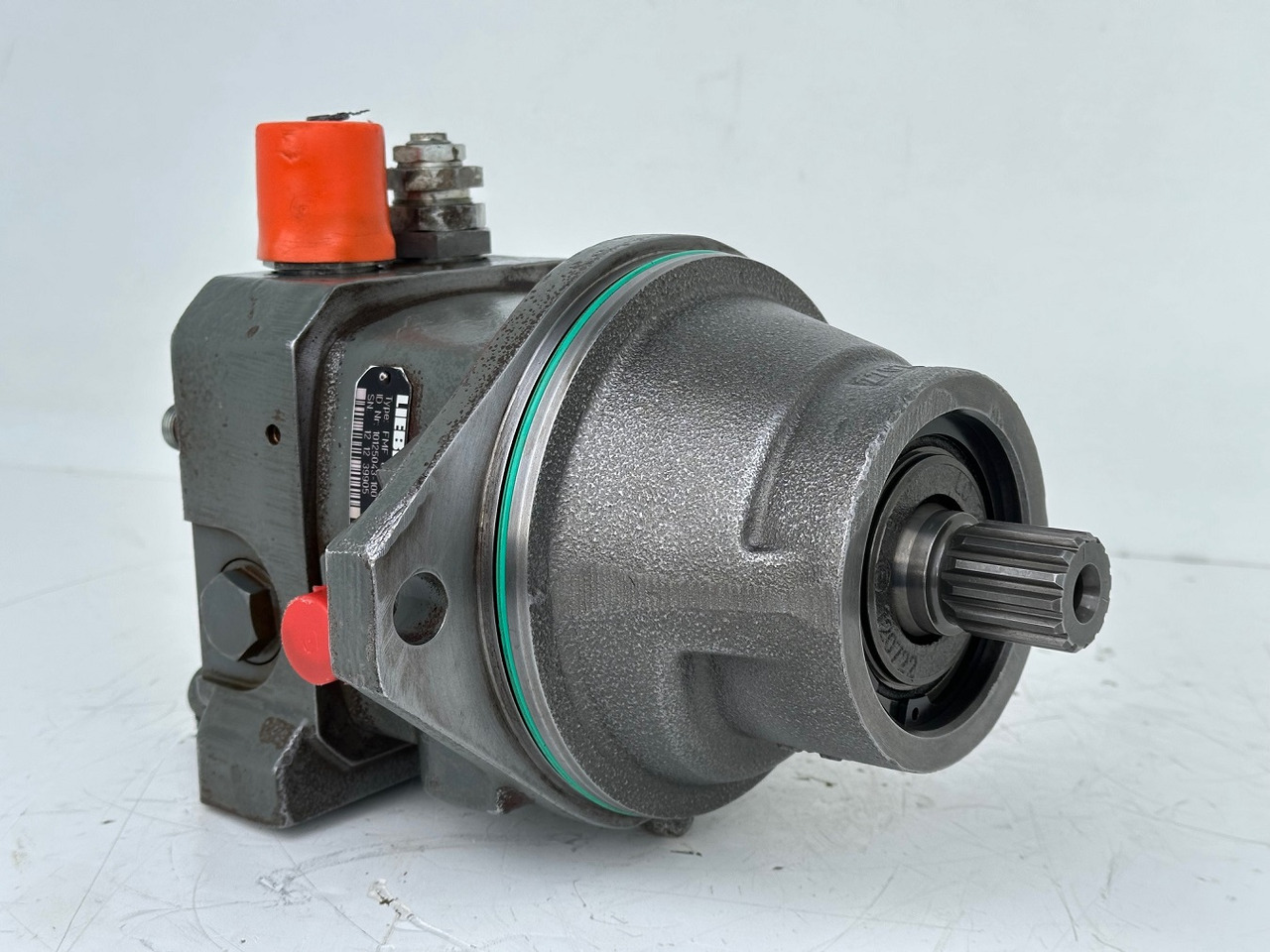 Liebherr Hydraulikeinbaumotor Typ:FMF045. ID-Nr.9075181 - ID-Nr.10125041 - ID-Nr.10125043. A309, A311, A312, A314, A316, A900, A904, A918, R313, R317, R900, R904. #10125043.39905# - Hydraulikmotor für Kettenbagger: das Bild 4 Liebherr Hydraulikeinbaumotor Typ:FMF045. ID-Nr.9075181 - ID-Nr.10125041 - ID-Nr.10125043. A309, A311, A312, A314, A316, A900, A904, A918, R313, R317, R900, R904. #10125043.39905# - Hydraulikmotor für Kettenbagger: das Bild 4