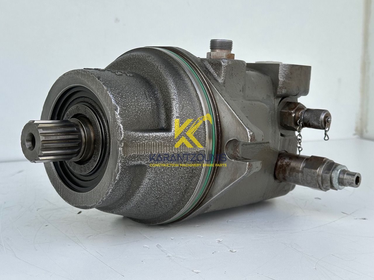 Liebherr Hydraulikeinbaumotor Typ:FMF058, ID-Nr.10122576 - ID-Nr.10145827 - ID-Nr.11371069. LOS1906, P924 COMP , R906, R906 PROTO, R916, R922, R924, R924 COMP, R926 COMP, R926 K LC. #11371069.08604# - Hydraulikmotor für Kettenbagger: das Bild 1 Liebherr Hydraulikeinbaumotor Typ:FMF058, ID-Nr.10122576 - ID-Nr.10145827 - ID-Nr.11371069. LOS1906, P924 COMP , R906, R906 PROTO, R916, R922, R924, R924 COMP, R926 COMP, R926 K LC. #11371069.08604# - Hydraulikmotor für Kettenbagger: das Bild 1