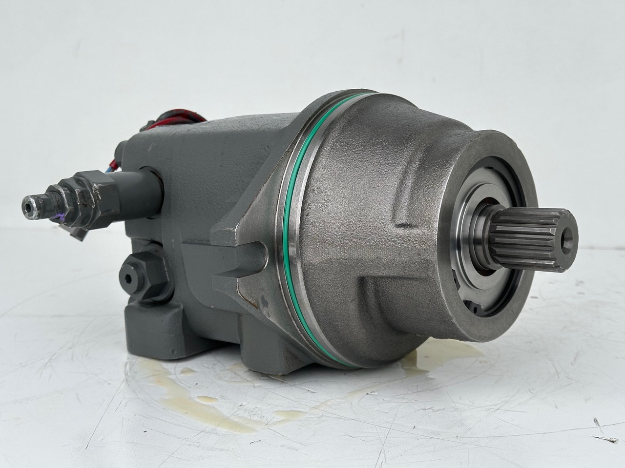 Liebherr Hydraulikeinbaumotor Typ:FMF058. ID-Nr.12483261. SAT275/266. R926 K-LC-1565, R926 K-LC-1827, R930 T-1980. #12483261.00573# - Hydraulikmotor für Kettenbagger: das Bild 4 Liebherr Hydraulikeinbaumotor Typ:FMF058. ID-Nr.12483261. SAT275/266. R926 K-LC-1565, R926 K-LC-1827, R930 T-1980. #12483261.00573# - Hydraulikmotor für Kettenbagger: das Bild 4