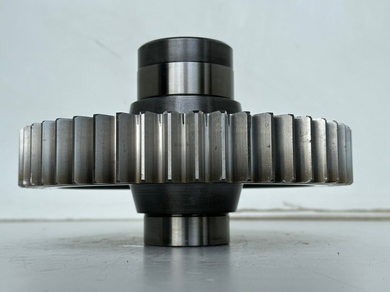 Liebherr Stirnrad ID-Nr.10135600. Pumpenverteilergetriebe Typ:PVG450 C 468. PR776-1296. #10135600.02# - Transmission für Baumaschine: das Bild 3 Liebherr Stirnrad ID-Nr.10135600. Pumpenverteilergetriebe Typ:PVG450 C 468. PR776-1296. #10135600.02# - Transmission für Baumaschine: das Bild 3