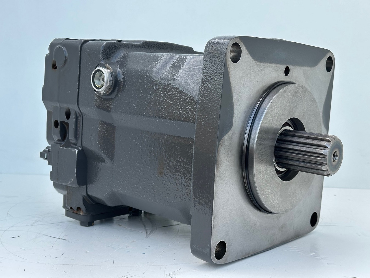 Linde Verstellmotor-Axialkolbenmotor Typ:HMV210-02 2532. #HMV210-02.2532# - Hydraulikmotor: das Bild 2 Linde Verstellmotor-Axialkolbenmotor Typ:HMV210-02 2532. #HMV210-02.2532# - Hydraulikmotor: das Bild 2