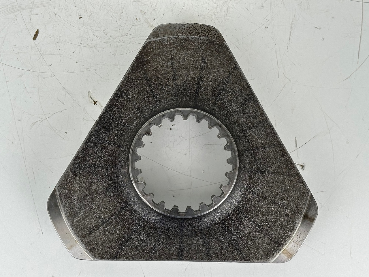 Fahrantrieb für Baumaschine Original Liebherr Planetenträger ID-Nr.90214391. FAT400P130. LOS926,R926,R930,R934,R936 K-LC,R936 K-NLC,R936 K-SLC,R938. #90214391.FI.2049#: das Bild 6 Fahrantrieb für Baumaschine Original Liebherr Planetenträger ID-Nr.90214391. FAT400P130. LOS926,R926,R930,R934,R936 K-LC,R936 K-NLC,R936 K-SLC,R938. #90214391.FI.2049#: das Bild 6