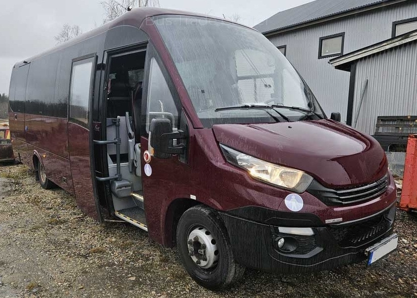 IVECO ROSERO FIRST 70C18 - Kleinbus, Personentransporter: das Bild 1 IVECO ROSERO FIRST 70C18 - Kleinbus, Personentransporter: das Bild 1