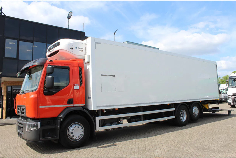Renault D * WIDE 26 * CARRIER * 6X2 LIFT * - Kühlkoffer LKW: das Bild 2 Renault D * WIDE 26 * CARRIER * 6X2 LIFT * - Kühlkoffer LKW: das Bild 2