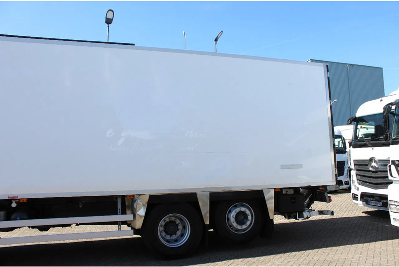 Renault Premium 310 * EURO5 * CARRIER SUPRA 850 * 6X2 * MANUAUL * - Kühlkoffer LKW: das Bild 5 Renault Premium 310 * EURO5 * CARRIER SUPRA 850 * 6X2 * MANUAUL * - Kühlkoffer LKW: das Bild 5