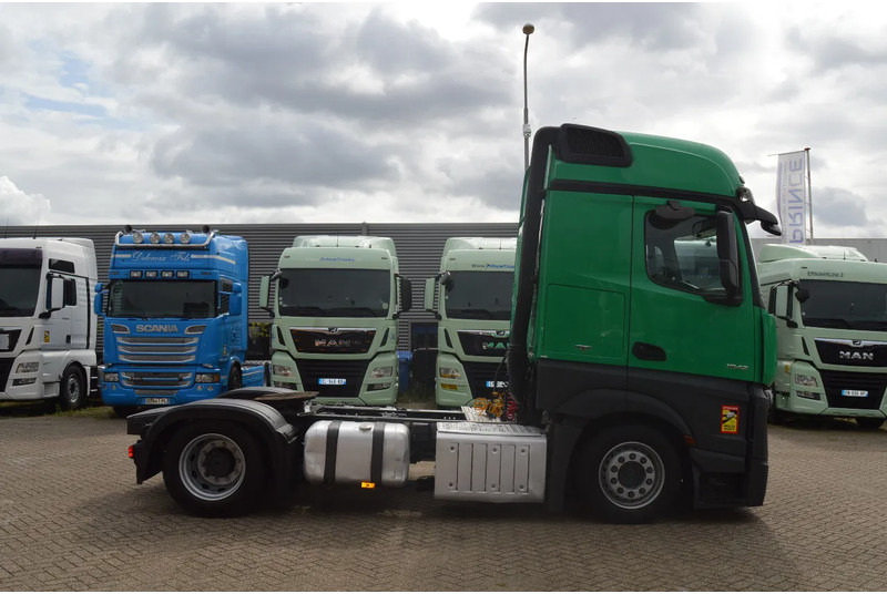 Sattelzugmaschine Mercedes-Benz Actros 1942 * 4x2 * 2 TANK * MEGA *: das Bild 9