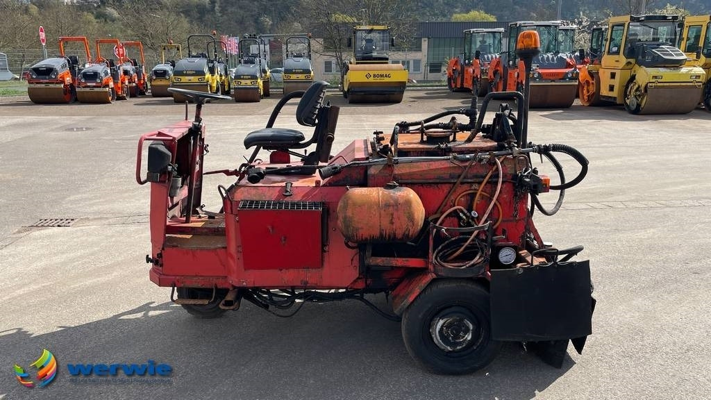 Strassmayr S25 / 500-G - Bitumenspritzmaschine: das Bild 5 Strassmayr S25 / 500-G - Bitumenspritzmaschine: das Bild 5