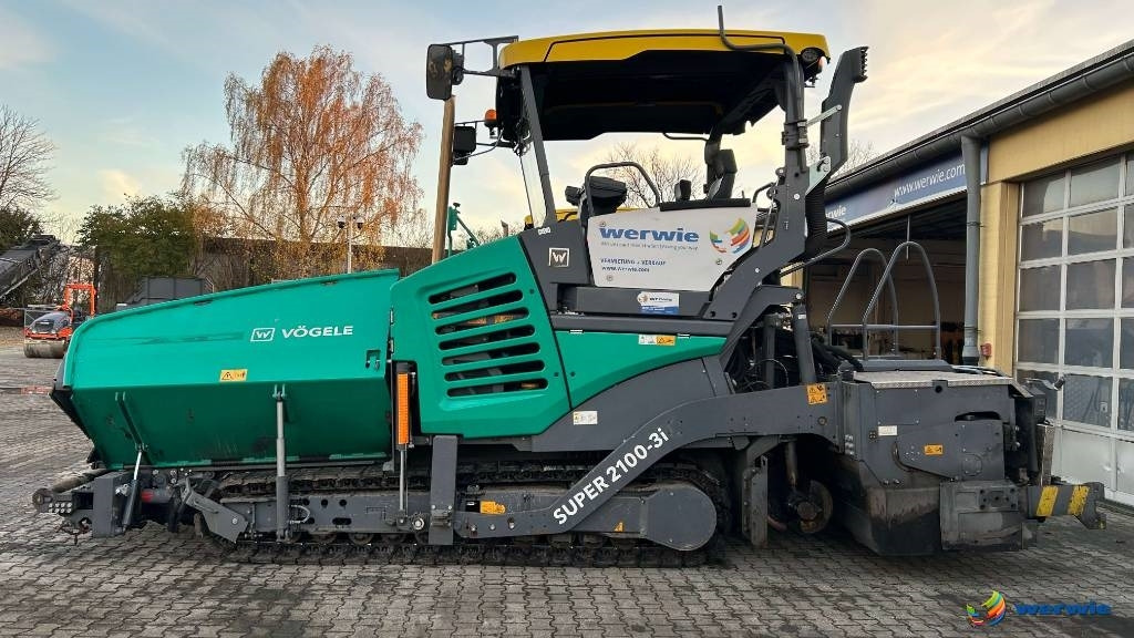 Vögele SUPER 2100-3i / AB600-3TP1 (3,00 - 6,00 m) - Asphaltfertiger/ Straßenfertiger: das Bild 2 Vögele SUPER 2100-3i / AB600-3TP1 (3,00 - 6,00 m) - Asphaltfertiger/ Straßenfertiger: das Bild 2