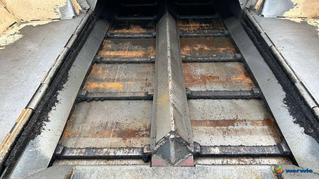 Vögele Super 2100-3i - Asphaltfertiger/ Straßenfertiger: das Bild 4 Vögele Super 2100-3i - Asphaltfertiger/ Straßenfertiger: das Bild 4