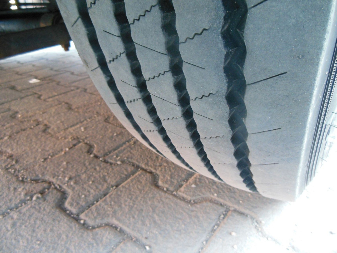 Pritsche LKW neu kaufen Iveco EUROCARGO 120E25, VOLL LUFT, PRITSCHE 9,1 M!!!: das Bild 6