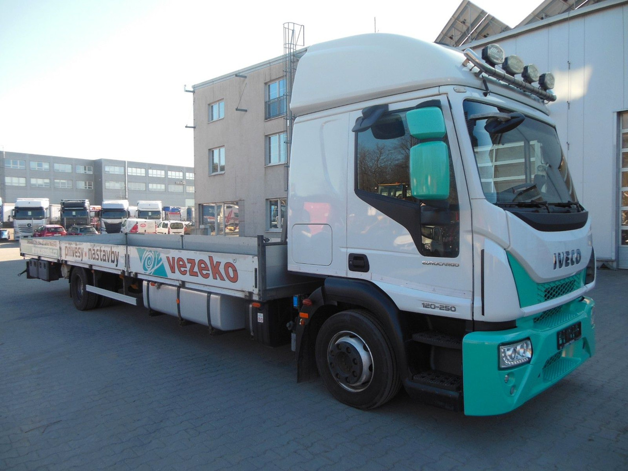 Iveco EUROCARGO 120E25, VOLL LUFT, PRITSCHE 9,1 M!!! - Pritsche LKW: das Bild 2 Iveco EUROCARGO 120E25, VOLL LUFT, PRITSCHE 9,1 M!!! - Pritsche LKW: das Bild 2