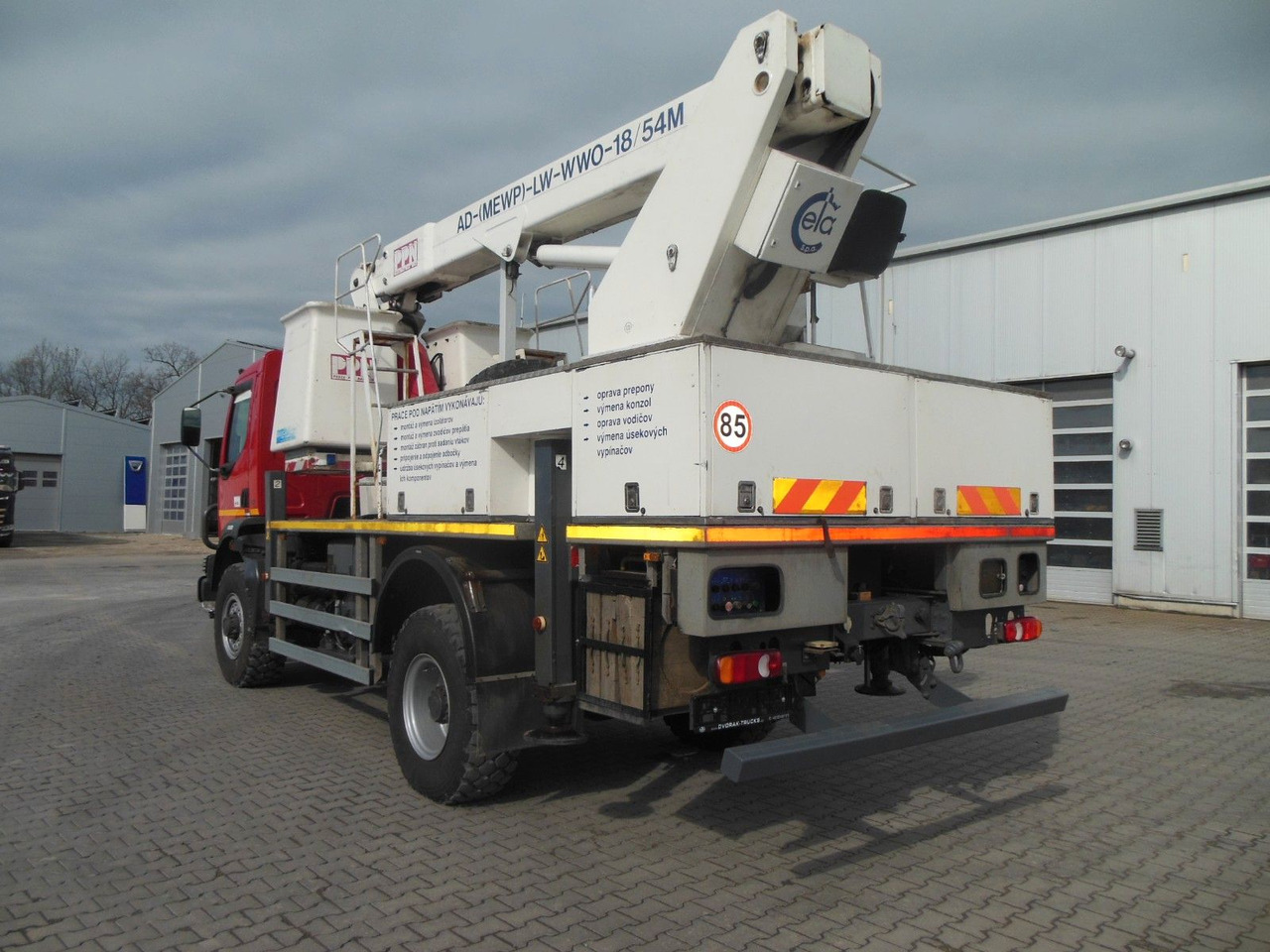 Renault MIDLUM 220.14,4X4,HUBARBEITBÜHNE 16,5M, ISOLIERT - LKW mit Arbeitsbühne: das Bild 2 Renault MIDLUM 220.14,4X4,HUBARBEITBÜHNE 16,5M, ISOLIERT - LKW mit Arbeitsbühne: das Bild 2