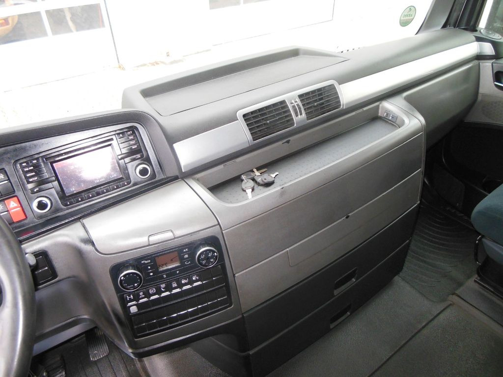 Sattelzugmaschine MAN TGX 18.480 LLS-U, LOWDECK + KRONE MEGA MAN TGX 18.480 LLS-U, LOWDECK: das Bild 22 Sattelzugmaschine MAN TGX 18.480 LLS-U, LOWDECK + KRONE MEGA MAN TGX 18.480 LLS-U, LOWDECK: das Bild 22