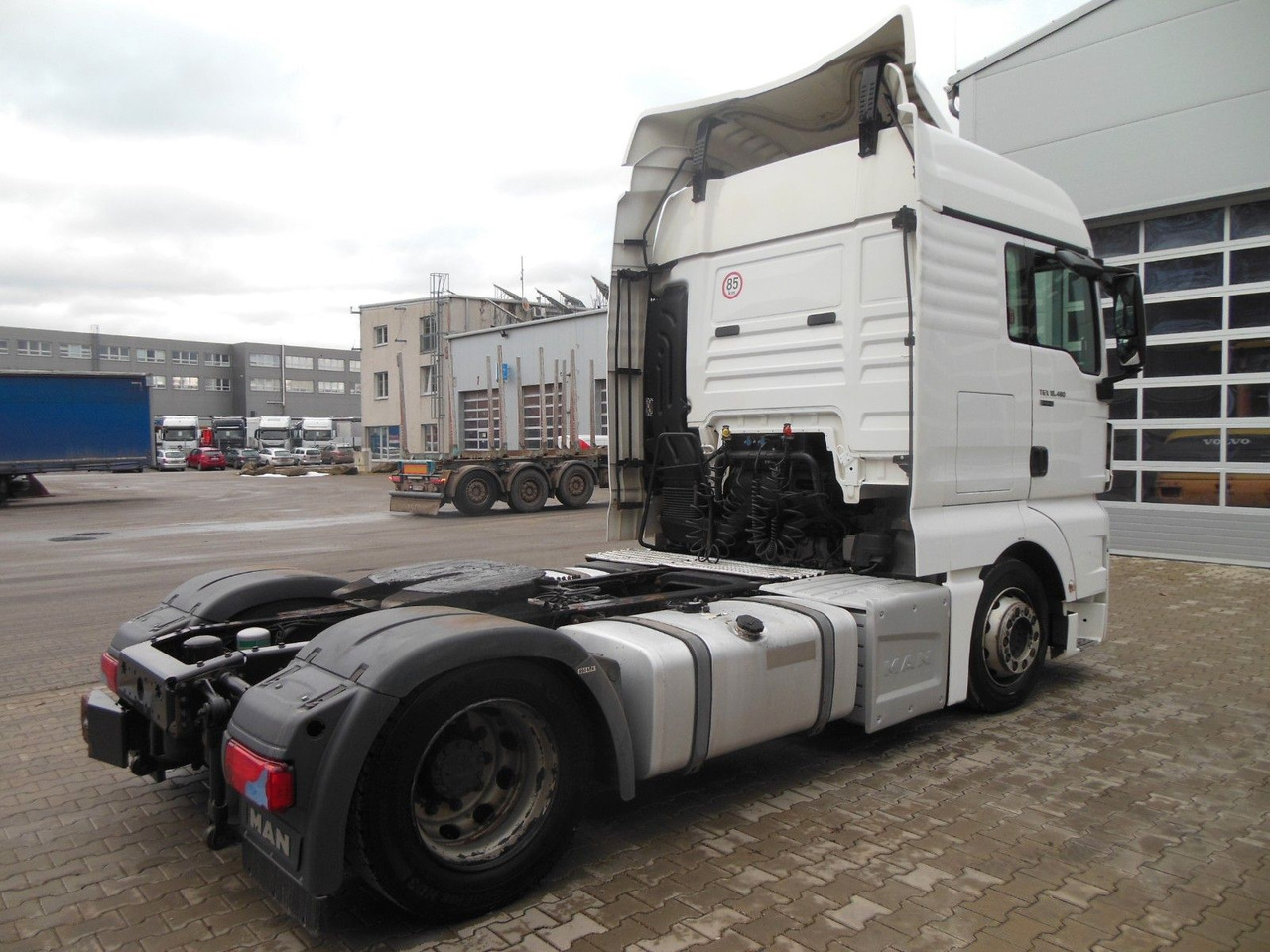 MAN TGX 18.480 LLS-U, LOWDECK + KRONE MEGA MAN TGX 18.480 LLS-U, LOWDECK - Sattelzugmaschine: das Bild 3 MAN TGX 18.480 LLS-U, LOWDECK + KRONE MEGA MAN TGX 18.480 LLS-U, LOWDECK - Sattelzugmaschine: das Bild 3