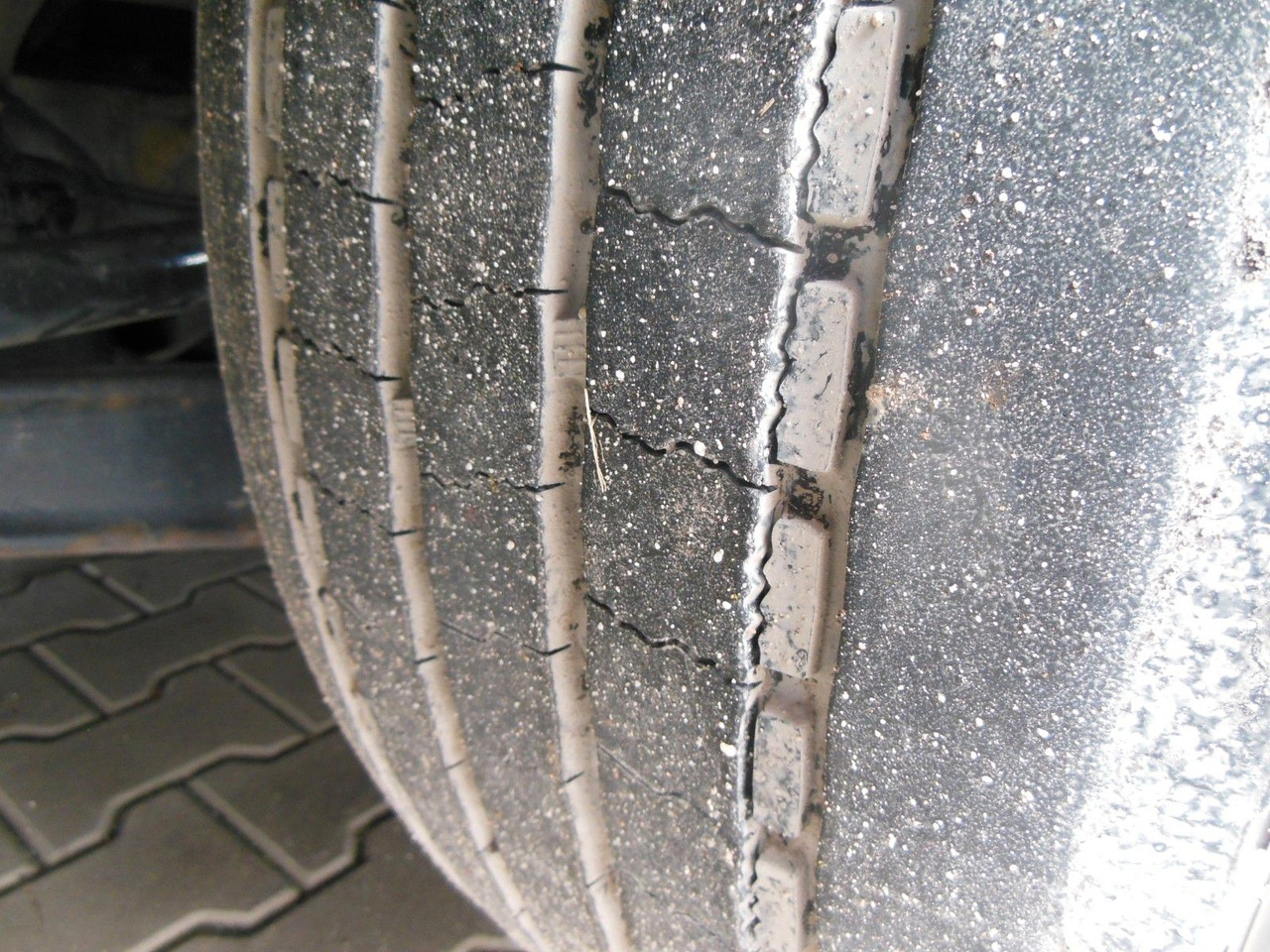 Sattelzugmaschine MAN TGX 18.480 LLS-U, LOWDECK + KRONE MEGA MAN TGX 18.480 LLS-U, LOWDECK: das Bild 6 Sattelzugmaschine MAN TGX 18.480 LLS-U, LOWDECK + KRONE MEGA MAN TGX 18.480 LLS-U, LOWDECK: das Bild 6